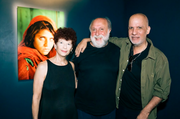 Steve McCurry muestra en Buenos Aires su exposición ‘ICONS’, un centenar de imágenes de las más conocidas de su carrera.